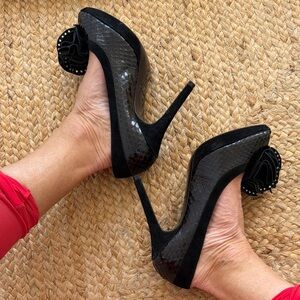 Anthropologie  Brand New Sexy High Heel platform Peep Toe Flower Pumps 🌈